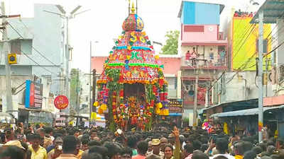 திருச்சி வெக்காளியம்மன் திருக்கோவில் சித்திரை தேரோட்டம்!