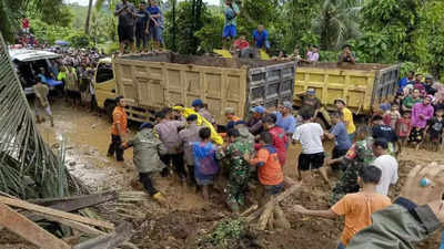 Indonesia Landslide: इंडोनेशियात मुसळधार पावसामुळे भूस्खलन; १४ जणांचा मृत्यू, तीन जण बेपत्ता