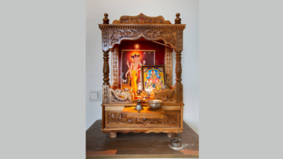 Wood Temple: ಮನೆಯಲ್ಲಿ ಮರದ ದೇವರ ಕೋಣೆ ಇದೆಯ.? ಈ ಲೇಖನ ಓದಿ..