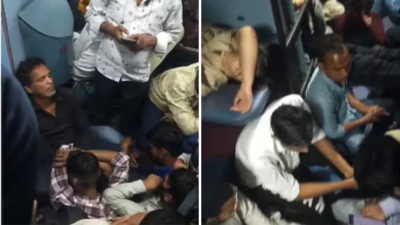 Sleeper Coach Viral Video: कोई भी टीटीई नहीं आया..., रिजर्व ट्रेन कोच का ऐसा हाल हुआ कि वीडियो इंटरनेट पर छा गया, रेलवे ने मांगा फोन नंबर