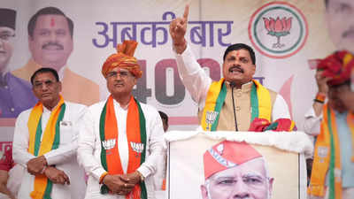 MP में हिंदू-मुस्लिम मुद्दे पर गरमाई सियासत, सीएम मोहन यादव ने दिग्विजय सिंह को बताया डुप्लीकेट