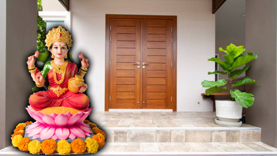 Vastu For Main Door: ಈ ಒಂದು ವಸ್ತುವನ್ನು ಮನೆಯ ಮುಖ್ಯ ಬಾಗಿಲಿಗೆ ನೇತುಹಾಕಿದ್ರೆ ಲಕ್ಷ್ಮಿ ಒಲಿಯುತ್ತಾಳೆ..!