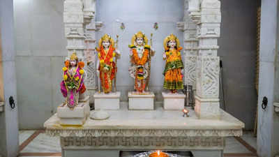 रामनवमीच्या दिवशी राशीनुसार करा, भगवान श्रीरामांची पूजा आणि स्तोत्र पठण, प्रत्येक त्रासातून मिळेल मुक्ती !