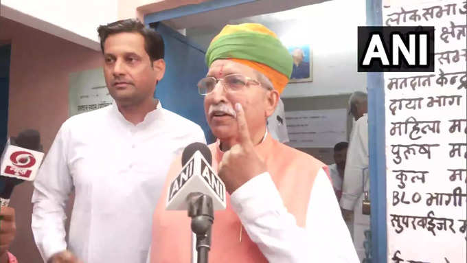 राजस्थान: केंद्रीय मंत्री और बीकानेर लोकसभा क्षेत्र से भाजपा उम्मीदवार अर्जुन राम मेघवाल ने मतदान किया।