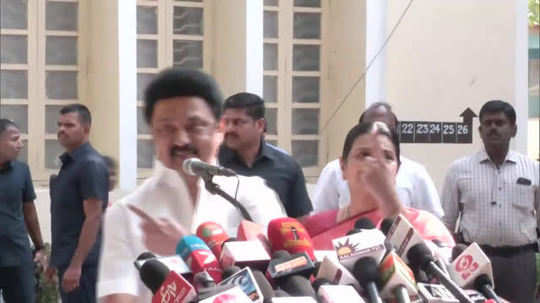 mk stalin press meet after casting his vote