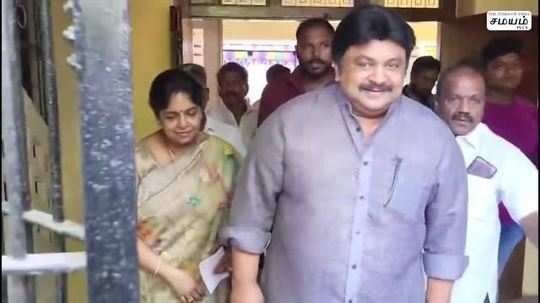 actor prabhu and his wife cast their votes