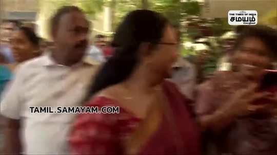 udhayanidhi stalin and his wife cast their votes