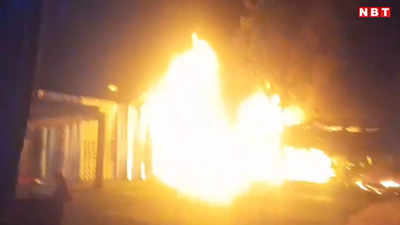 Gwalior News: मैरिज गार्डन में चल रहा था हल्दी मेंहदी का कार्यक्रम तभी लगी भयंकर आग, दमकल की 40 गाड़ियां घंटों तक बुझाती रही आग