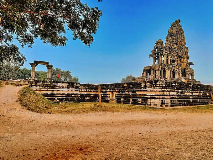 किसने किया था मंदिर का निर्माण