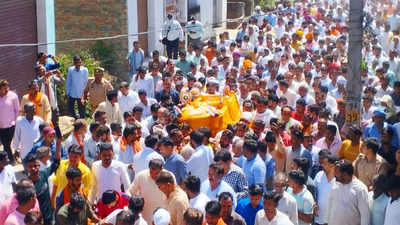 भाजपा के पूर्व सांसद कुंवर सर्वेश सिंह की अंतिम यात्रा में उमड़ा जनसैलाब, दिग्गज नेताओं ने दी अंतिम विदाई