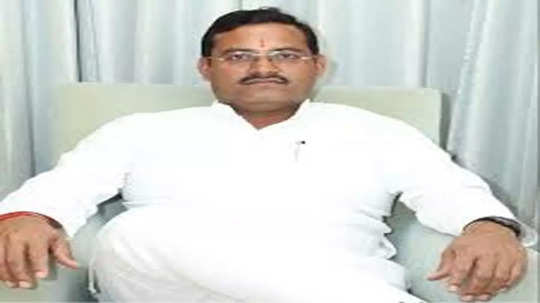 अमेठी में सपा को बड़ा झटका, गौरीगंज विधायक राकेश प्रताप सिंह के भाई समेत 11 नेता बीजेपी में शामिल