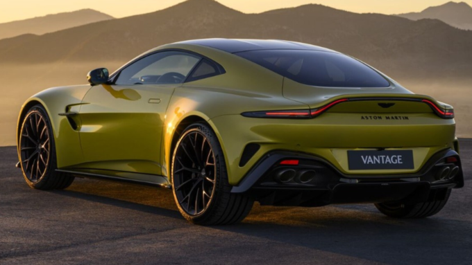 Aston Martin Vantage: नए अवतार में जबरदस्त लगती है