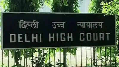 हाई कोर्ट ने जिला अदालत के जज को किया सस्पेंड, जांच जारी रहने तक दिल्ली भी नहीं छोड़ सकते