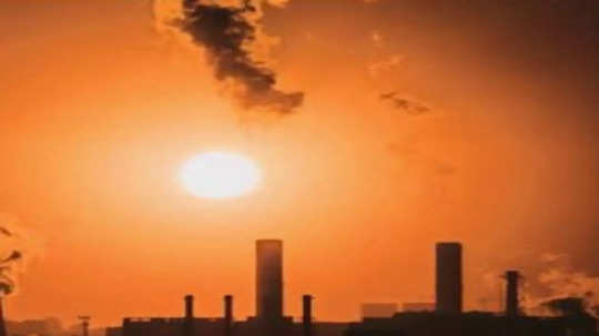 गेल्या तीस वर्षांत वायूप्रदूषणामुळे सूर्यकिरणांचा प्रभाव कमी, सौरऊर्जा निर्मितीवर परिणाम