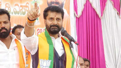 नफरत-दुश्मनी फैलाने पर कर्नाटक BJP नेता सीटी रवि पर मुकदमा दर्ज, चुनाव आयोग का बड़ा एक्शन