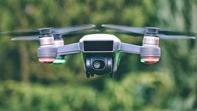 Drone Camera को हवा में उड़ाकर लें चकाचक फोटोज और गजब के वीडियोज