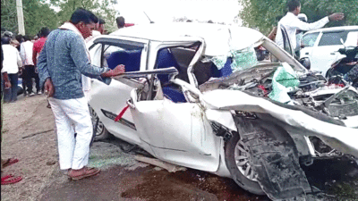 Kanpur Accident: कानपुर में डंपर और कार के बीच भिड़ंत, महिला समेत तीन की मौत, दो की हालत गंभीर