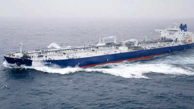 रूसी तेल से कमाई करेगा भारत... बंदरगाह पर पहुंचा एससीएफ टैंकर, अमेरिकी प्रतिबंधों से रुक गया था आयात