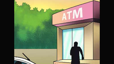 ATM में कैश डालने के बाद ठीक से नहीं किया लॉक, 17 लाख 32 हजार रुपये चुरा ले गए चोर