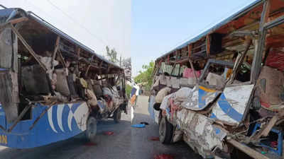 ट्रक से टक्कर के बाद बीचो बीच से दो हिस्सो में बंट गई बस, छह लोगों की मौत, 20 घायल