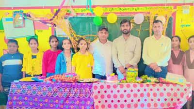 पॉकेट मनी जोड़कर बच्चों ने मनाया टीचर का बर्थडे, एक-एक रुपए जोड़कर किया केक और सजावट के समान का इंतजाम