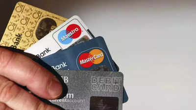 एक मई से क्रेडिट कार्ड से बिल भरना होगा महंगा, जानिए कितनी बढ़ जाएगी फीस