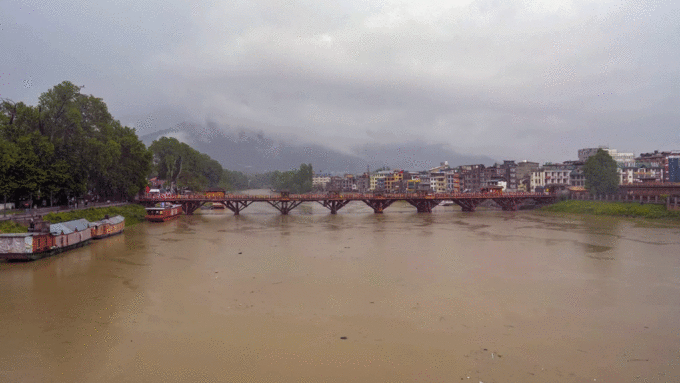 ​लगातार बारिश बनी बाधा​