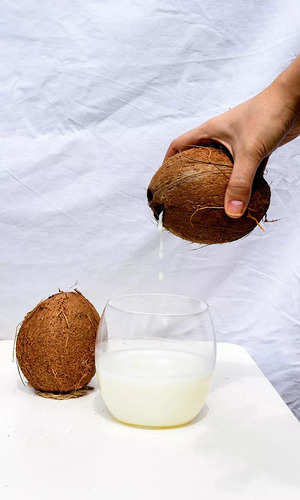 गर्मियों में क्यों पीना चाहिए नारियल का पानी?