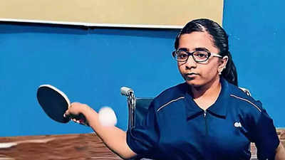 Vijaya Deepika Gangapatnam: बीमारी ऐसी कि झटका भर लगने से कांच की तरह टूट जाती है हड्डी, 45 फ्रैक्चर होने के बावजूद रच रही इतिहास