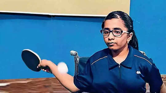 Vijaya Deepika Gangapatnam: बीमारी ऐसी कि झटका भर लगने से कांच की तरह टूट जाती है हड्डी, 45 फ्रैक्चर होने के बावजूद रच रही इतिहास