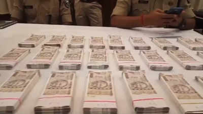 बिहार: गोपालगंज में 12.90 लाख रुपए के नकली नोट बरामद, चुनाव में खपाने की थी तैयारी