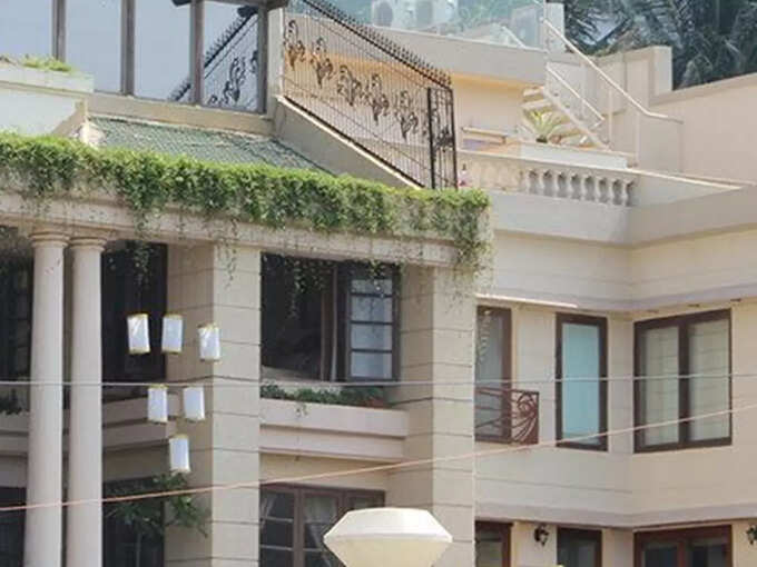 Rekha's abode ‘Basera’ 100 Crore mansion in Mumbai' Rekha's abode ‘Basera’ 100 Crore mansion in Mumbai'