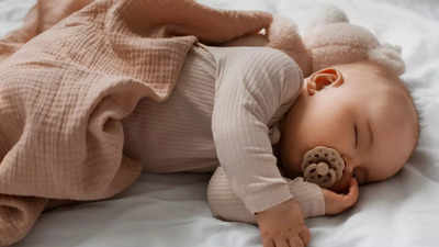 बेबी को AC वाले कमरे में सुलाते हैं, तो पहले ये बात जान लें वरना उसकी जिंदगी पर आ सकती है आफत