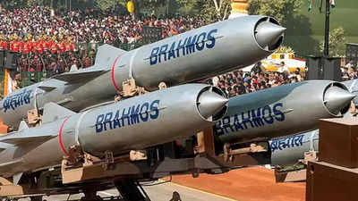 दुनिया में भारत की बढ़ती ताकत का सबूत... ब्रह्मोस मिसाइल पाकर गदगद हुआ चीन का ये दुश्मन देश, बताया मील का पत्थर