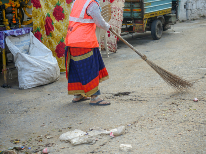 ​कूड़ा या बेकार पड़ा सामान​