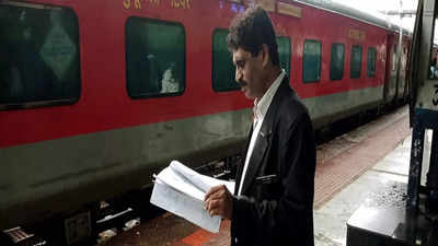 आराम से ट्रेन में सोएं खर्राटे मारकर, इस समय TTE नहीं देखेगा टिकट, क्या है रेलवे नियम