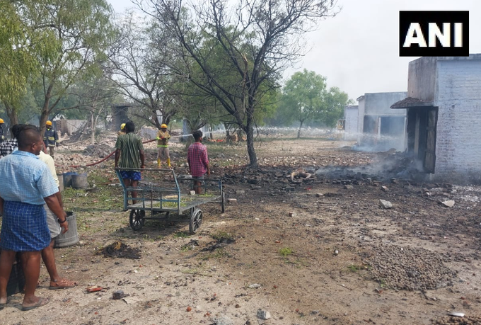 तमिलनाडु: विरुधुनगर जिले में शिवकाशी के पास एक पटाखा निर्माण इकाई में विस्फोट के बाद 8 लोगों की मौत हो गई: जयसेलन, विरुधुनगर कलेक्टर