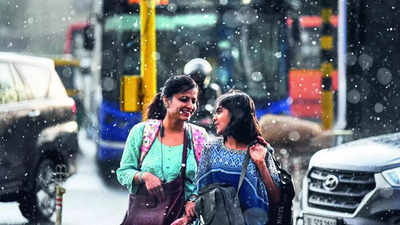दिल्लीवालों को गर्मी से मिलेगी राहत! आज से कूल-कूल होगा मौसम, बारिश के साथ ठंडी हवाएं चलने की संभावना