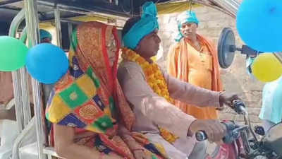 अफजाल के खिलाफ कर्ज लेकर लड़ेंगे चुनाव, गाजीपुर में टोटो चलाने वाले कुबेरनाथ ने 5वीं बार भरा नामांकन