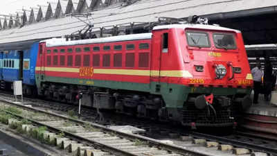 Train Cancel News: रतलाम रेल मंडल में ट्रैक पर चले रहे काम के चलते ये ट्रेनें रद्द हुई और इनके बदले रूट