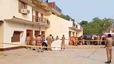 सीतापुर के घर में मौत का तांडव, बच्चों सहित परिवार के 5 लोगों को मारने के बाद शख्स ने खुद को मार ली गोली