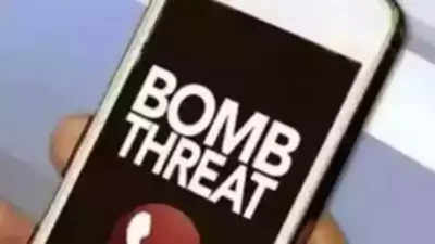 Ahmedabad Bomb Threat : अहमदाबादच्या ३६ शाळांना धमकीचे ई-मेल, नागरिकांमध्ये भीतीचे वातावरण