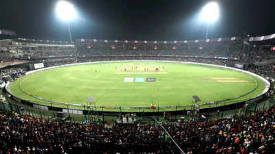 RCB vs DC Pitch Report: रनों की होगी बरसात या गेंदबाज करेंगे कमाल, बेंगलुरु और दिल्ली के मैच में कैसी होगी पिच?