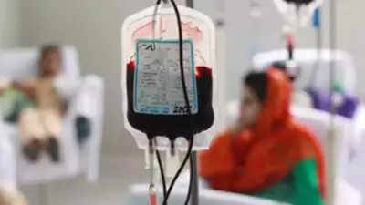 Blood Banks : उन्हाळ्यात रक्ताचा तुटवडा, शिबिरांची संख्या घटल्याने शहरातील रक्तसाठा निम्म्यावर