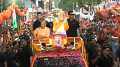 PM Modi in Varanasi: ವಾರಾಣಸಿಯಲ್ಲಿ ಮೋದಿ ರೋಡ್‌ಶೋ, ಮಂಗಳವಾರ ನಾಮಪತ್ರ ಸಲ್ಲಿಕೆಗೆ ಸಜ್ಜು