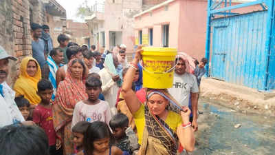 चुनाव ग्राउंड रिपोर्ट: चैनपुर प्रखंड के इसिया गांव वालों का एक ही नारा- पीने का पानी दो तभी देंगे वोट 