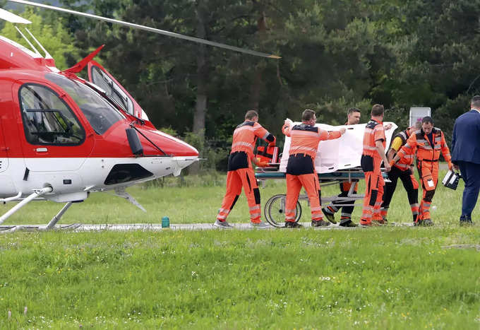 हेलीकॉप्टर से अस्पताल ले जाए गए पीएम फिको