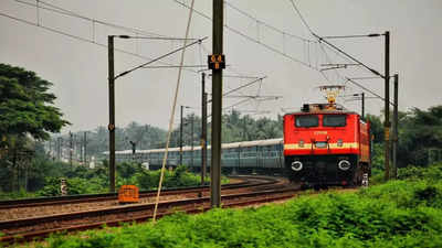 AP Trains: ఏపీలో రైలు ప్రయాణికులు ముఖ్య గమనిక.. ఈ రైళ్లు రీ షెడ్యూల్, పూర్తి వివరాలివే