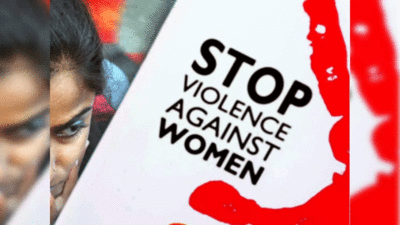 Bulandshahr News: चाकू की नोक पर कोल्डड्रिंक में नशीला पदार्थ मिलाकर युवक ने युवती का किया रेप