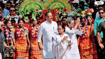 Mamata Banerjee: মমতার পদযাত্রায় ছৌ শিল্পীরা, জনস্রোতে ভাসলেন মুখ্যমন্ত্রী